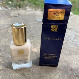 ESTEE LAUDER Double Wear Stay-in-Place Foundation, 1.0 oz.